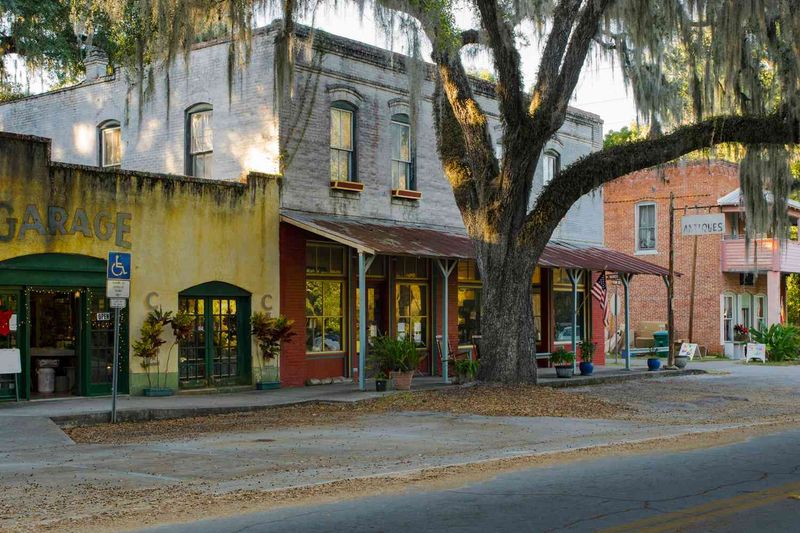 Micanopy: Antique Hunting Under the Oaks