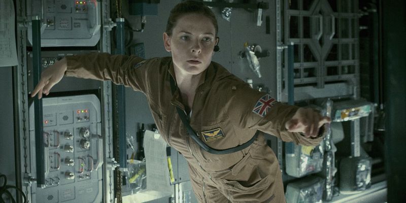 Life (2017): One Small Discovery Becomes a Huge Threat