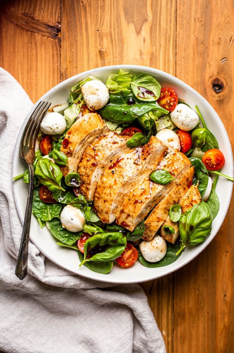 Caprese Salad with Grilled Chicken