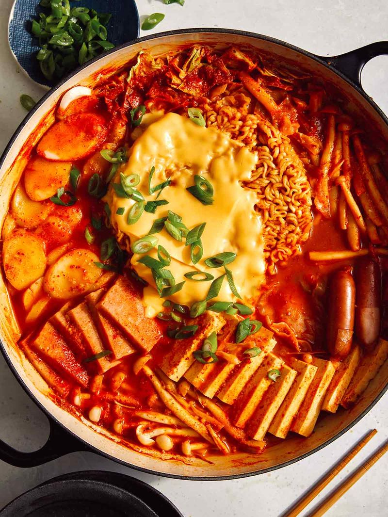 Ramyeon Sari in Budae Jjigae