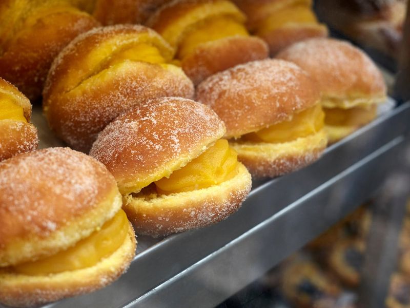 Bombas from Lisbon's Cousin, Malasadas? No, Bolas de Berlim