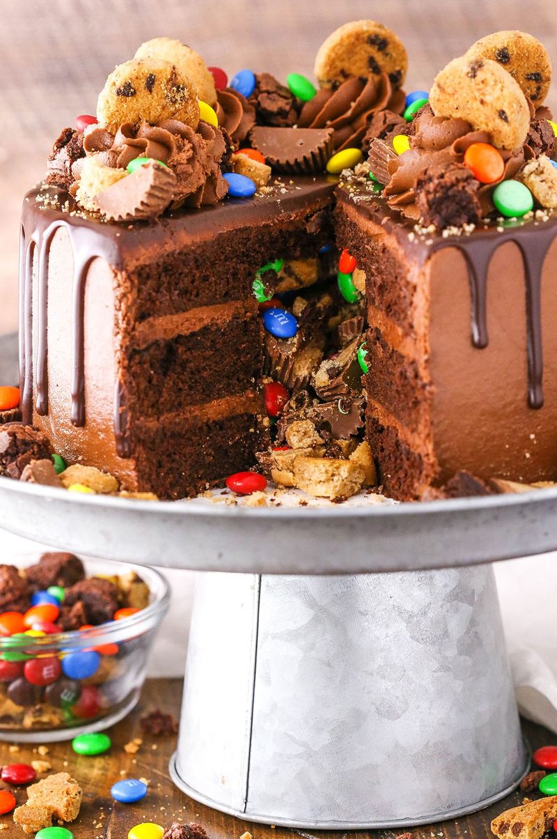 Pull-Away Cake Reveal