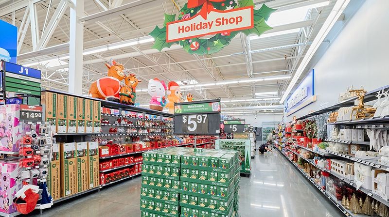 Seasonal Display Aisle
