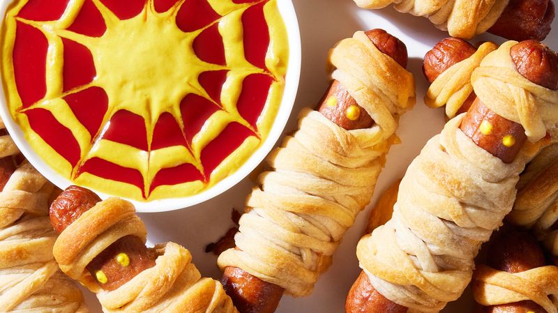 Halloween Mummy Hot Dogs