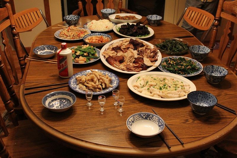Leaving Food on Your Plate in China