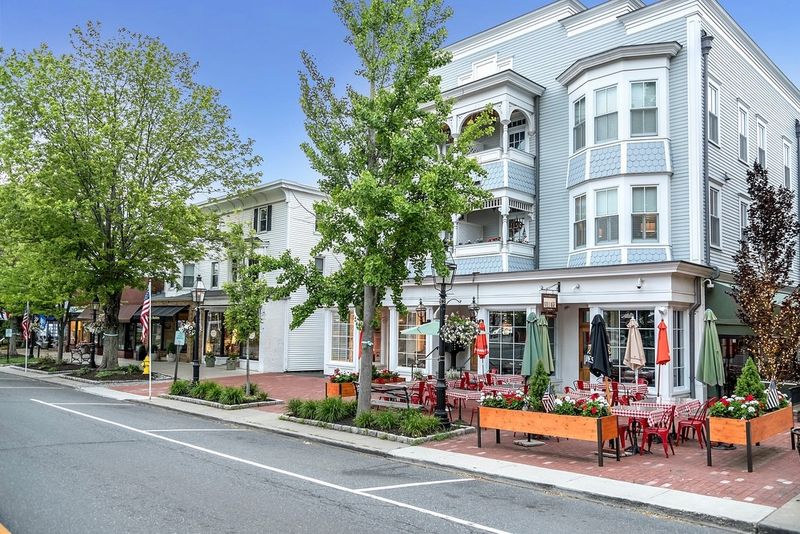 Ridgefield, Connecticut: Colonial Roots, Creative Stops