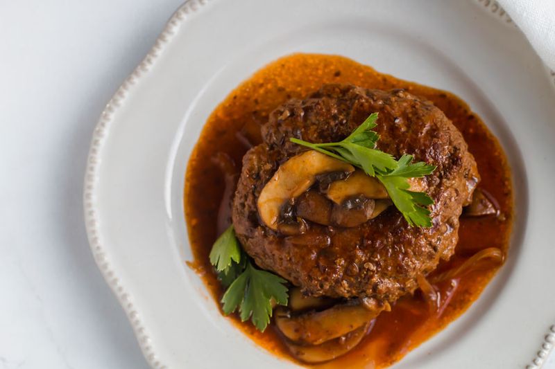 Salisbury Steak Platter: Gravy Takes Center Stage