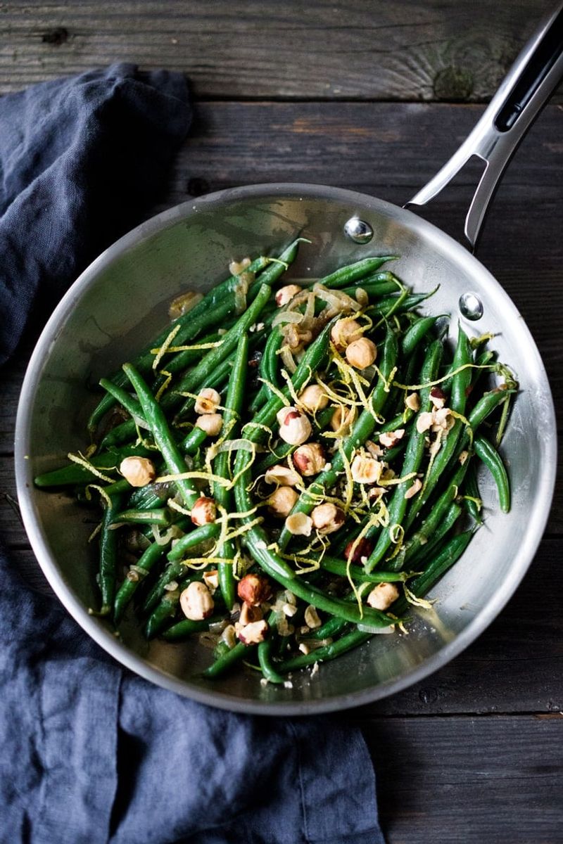 Green Beans with Hazelnuts and Lemon