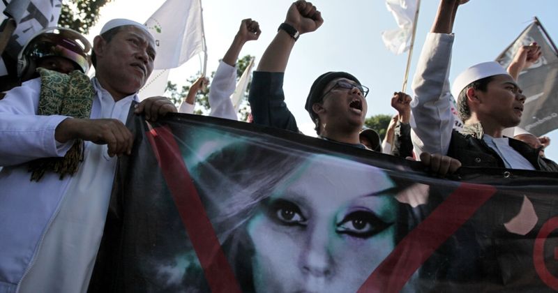 Lady Gaga: A Stage Show Met Strong Opposition