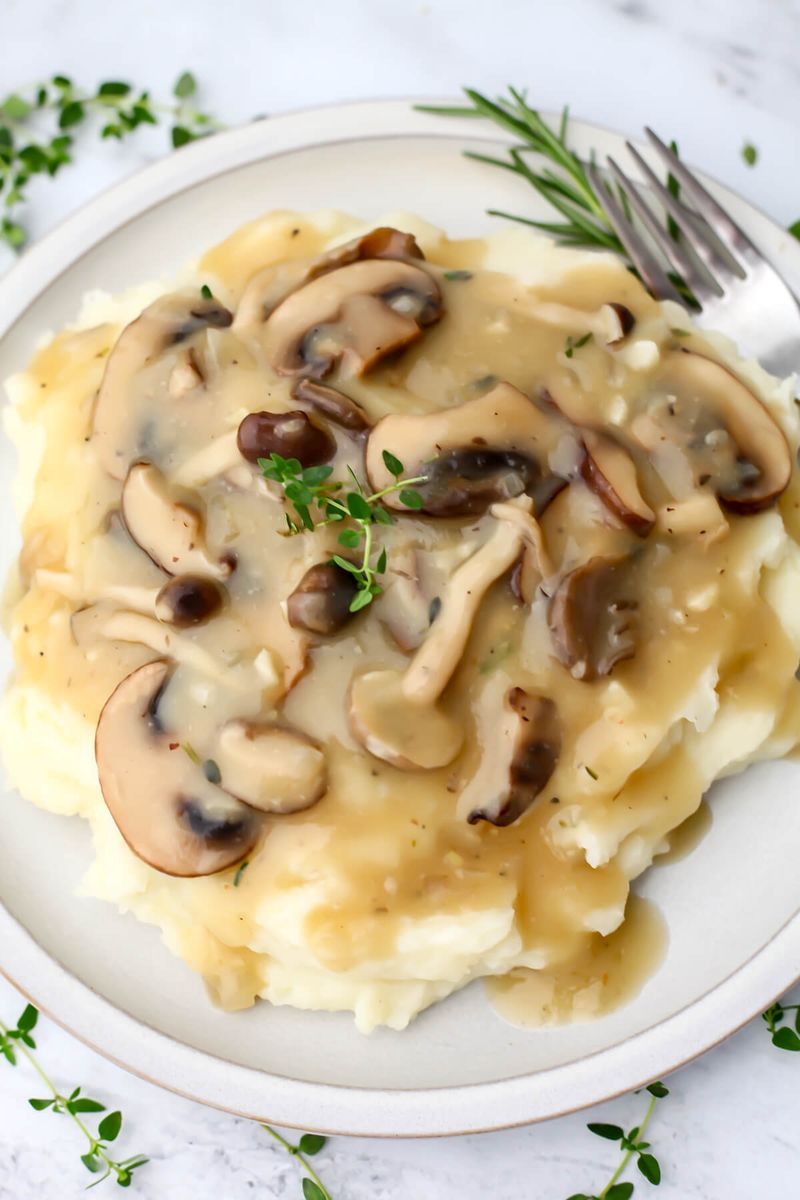 Garlicky Mashed Potatoes and Gravy