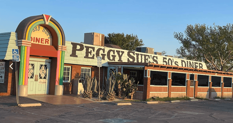 Peggy Sue's 50's Diner: A Yermo Detour