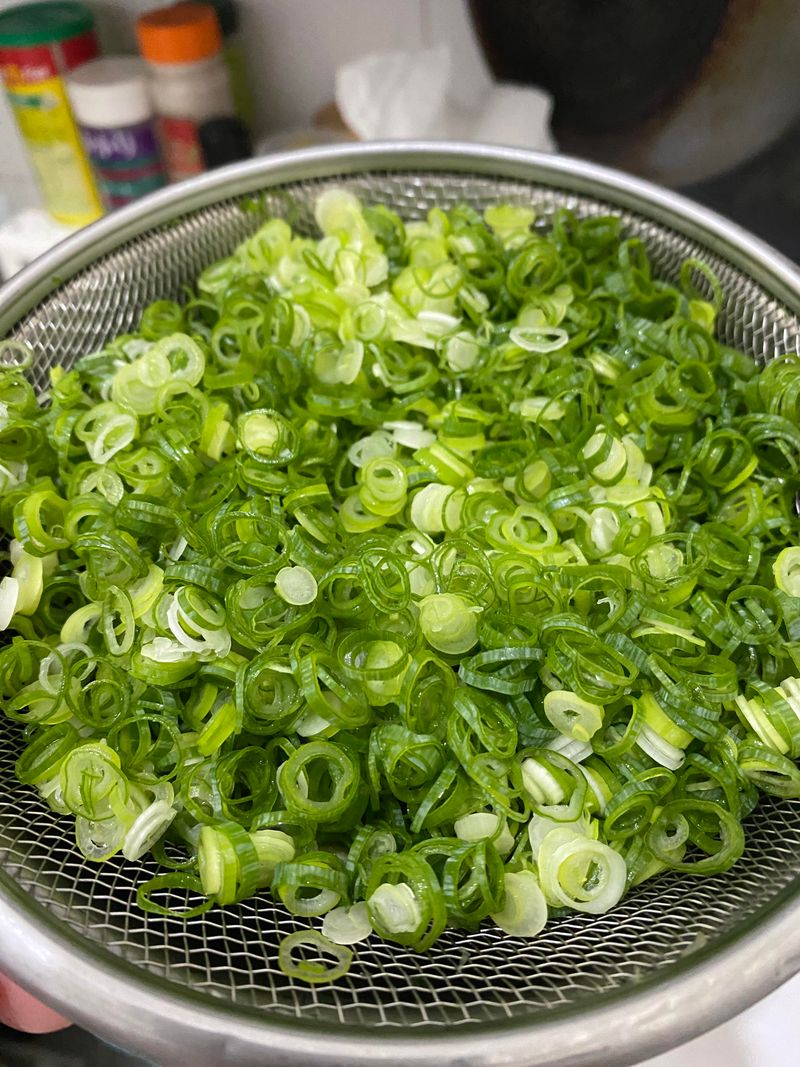 Slice Green Onions Thin