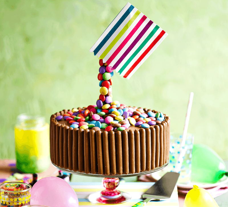 Gravity-Defying Pour Cakes