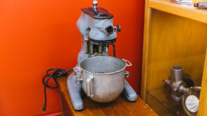 The Stand Mixer (1910s-1930s)
