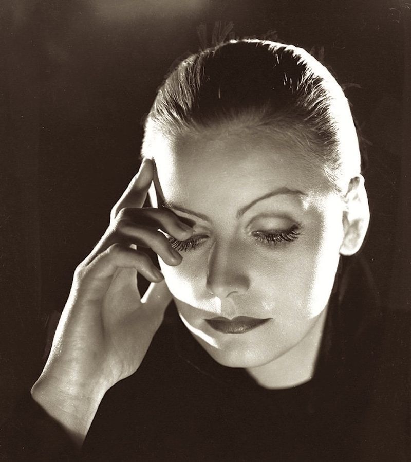 Greta Garbo: A Screen Legend Chooses Privacy