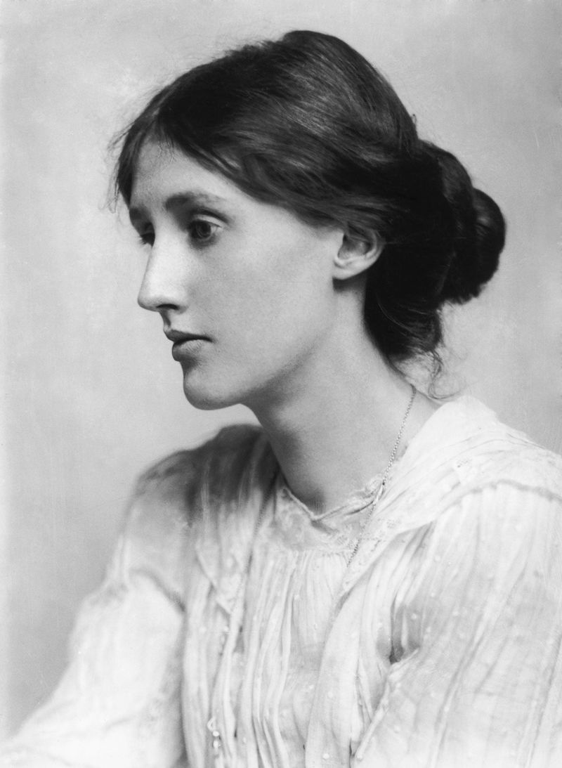 Virginia Woolf: Following the Mind's Wandering Paths