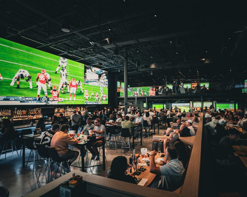 Sports Bars With Big Screens