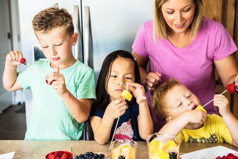 Let Kids Be Kitchen Helpers