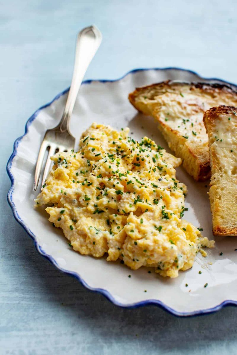 Soft Scrambled Eggs With Chives