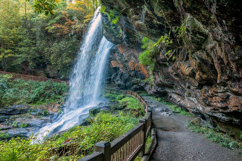 Highlands, North Carolina: Waterfalls Beyond the Main Street