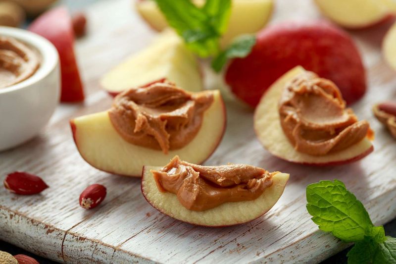 Crunchy Apples with Peanut Butter