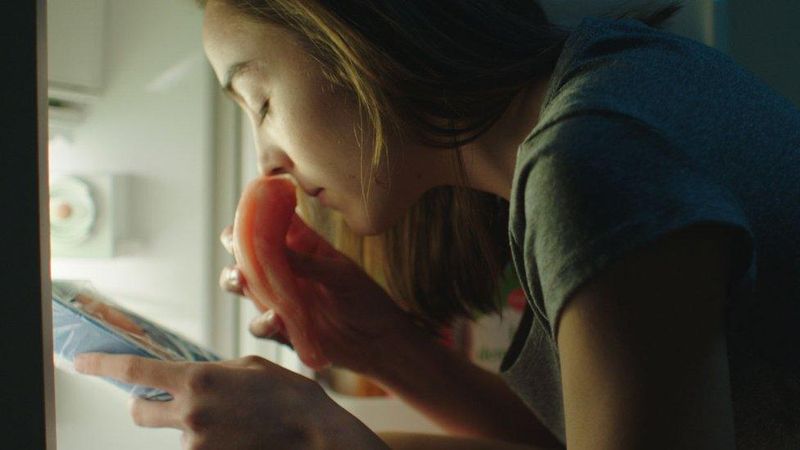 Raw (2016): Growing Up Gets Hungry