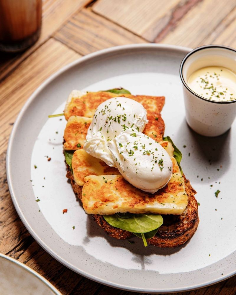 Halloumi Eggs Benedict