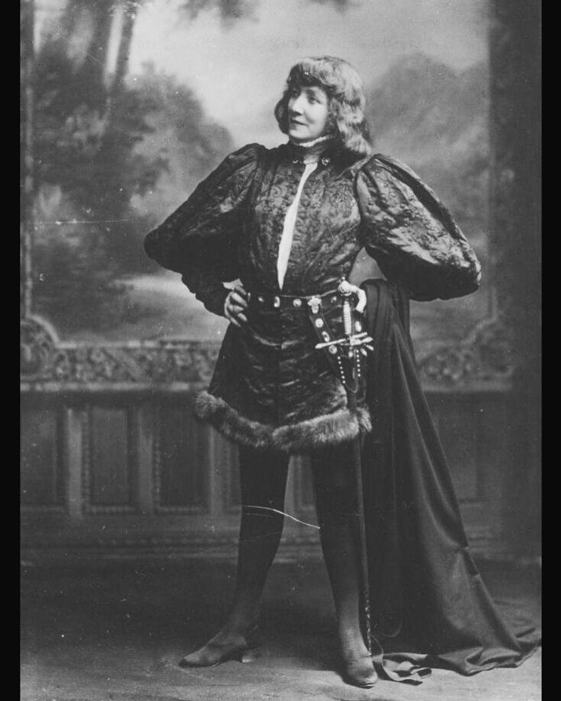 Sarah Bernhardt: Breaking Expectations With a Sword