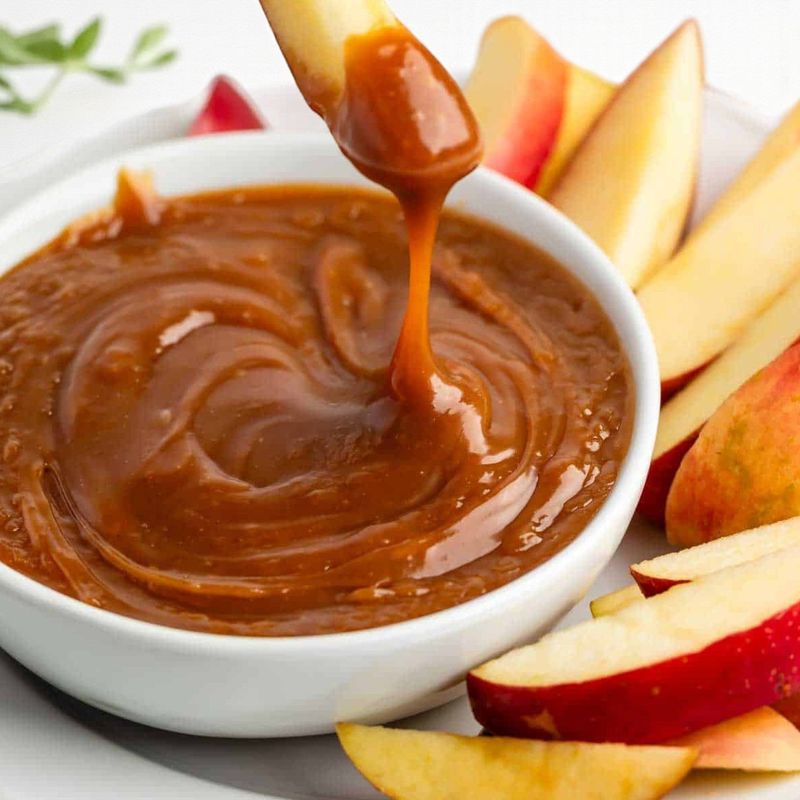 Apple Slices with Caramel Dip
