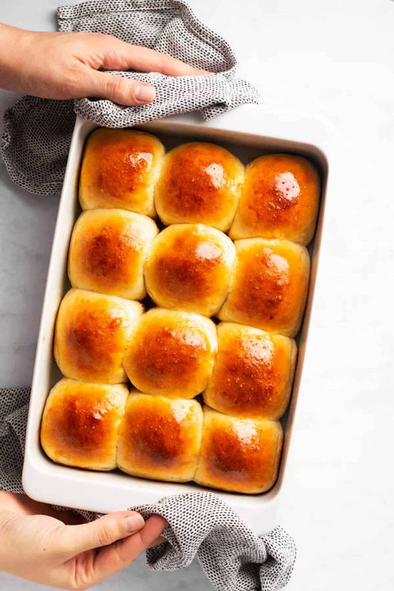 Fluffy Dinner Rolls