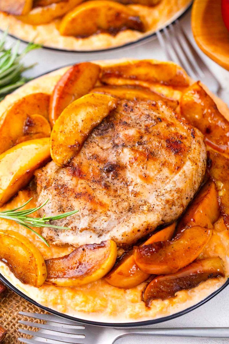 Apple Cinnamon Pork Chops