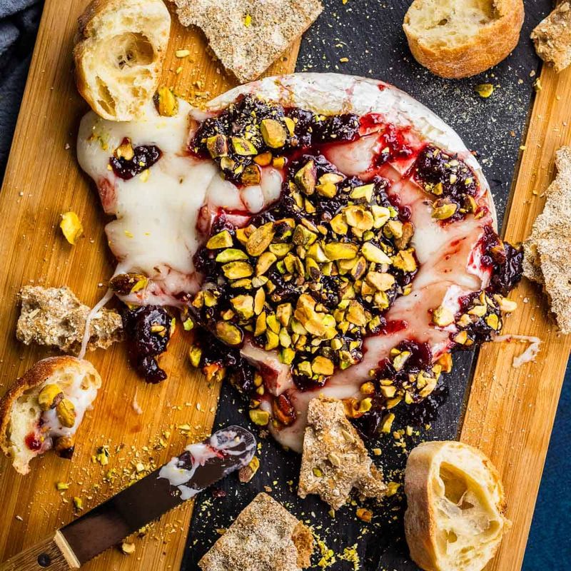 Baked Brie with Crusty Bread