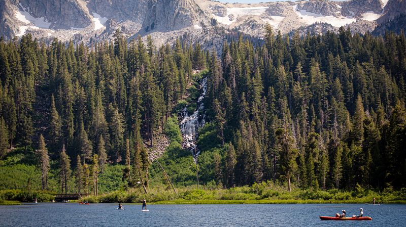 Twin Lakes: Paddle Through a Mammoth Morning