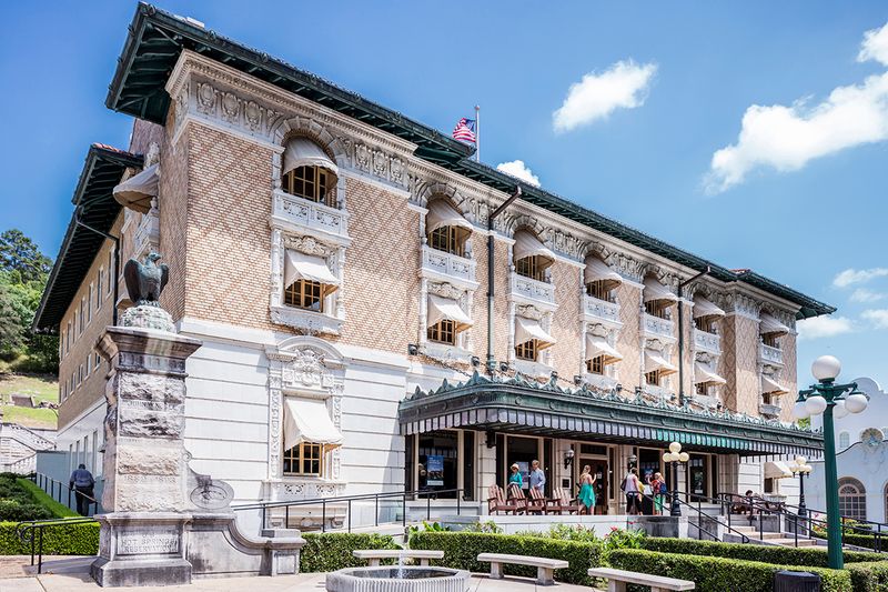 Hot Springs, Arkansas: Old Bathhouses Find New Fans
