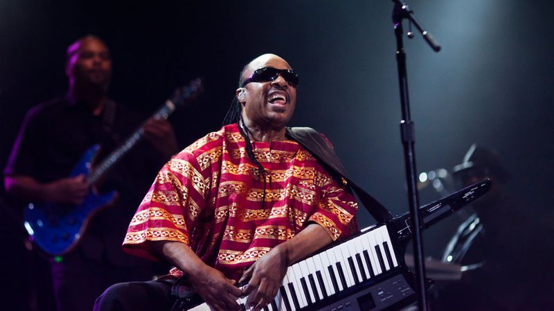 Stevie Wonder: A Whole Crowd Finding the Groove