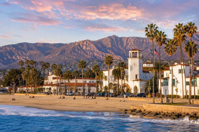 Santa Barbara: Seaside Strolls and Mountain Backdrops