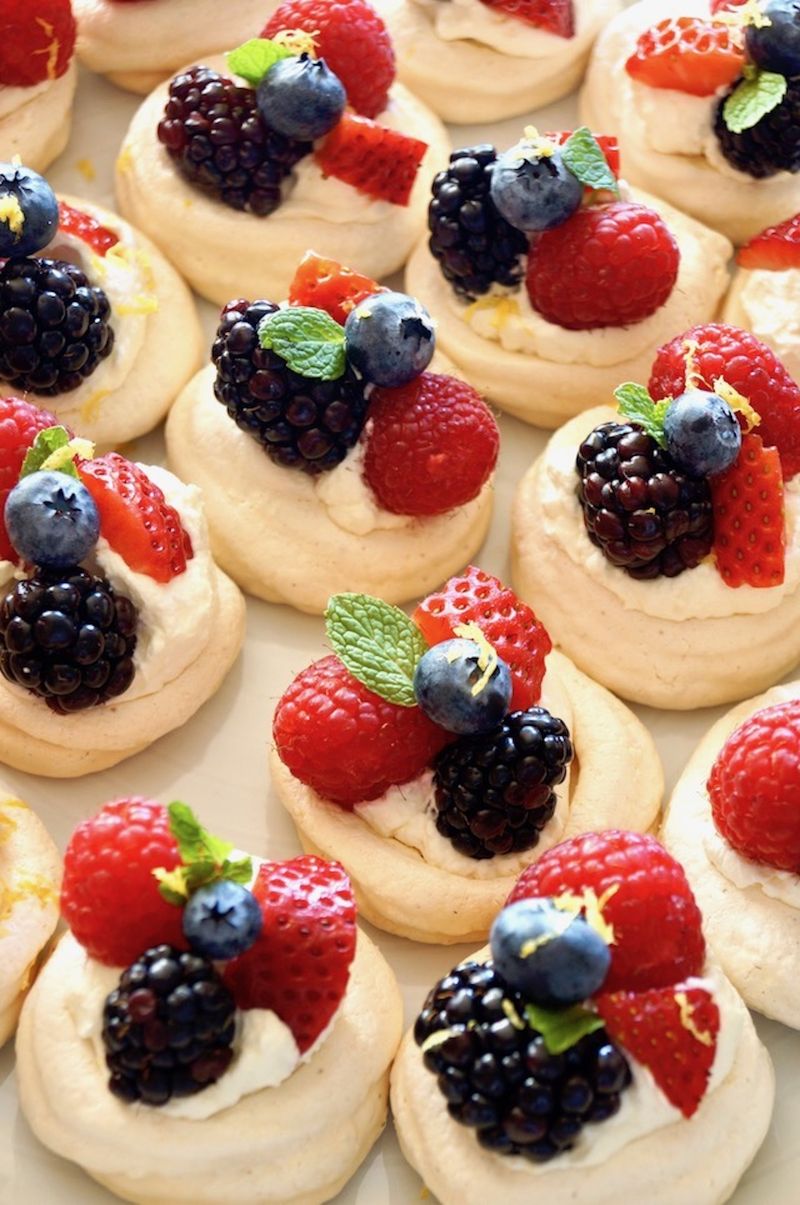 Mini Pavlovas