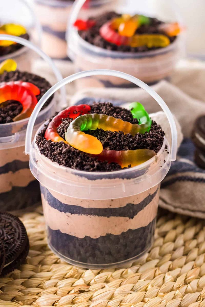 Dirt and Worms Pudding Dip