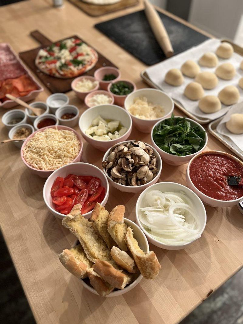 Build-a-Pizza Battle