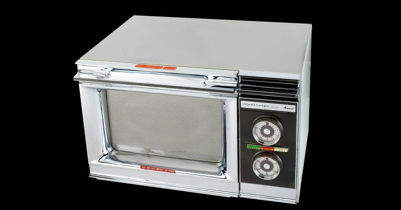 Countertop Microwave (1960s)