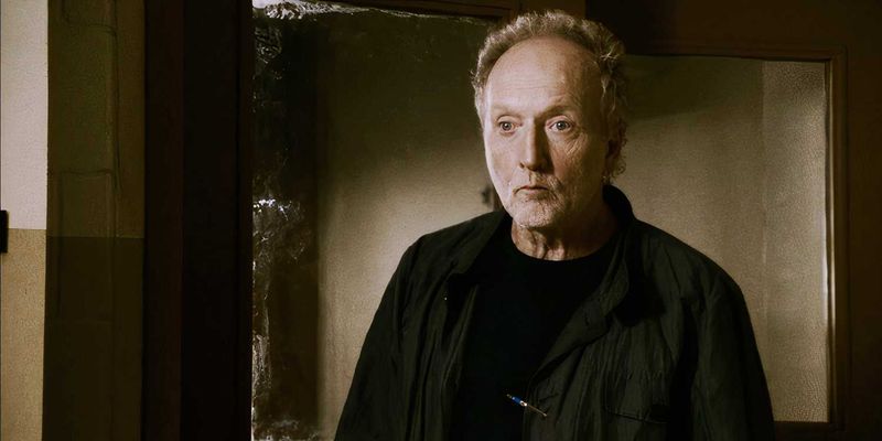 Jigsaw Gets Up in Saw (2004)