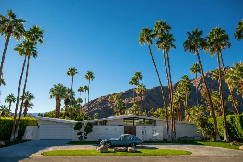 Palm Springs: Desert Style and Mountain Views