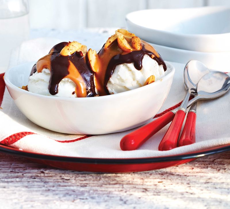 Vanilla Ice Cream Sundaes