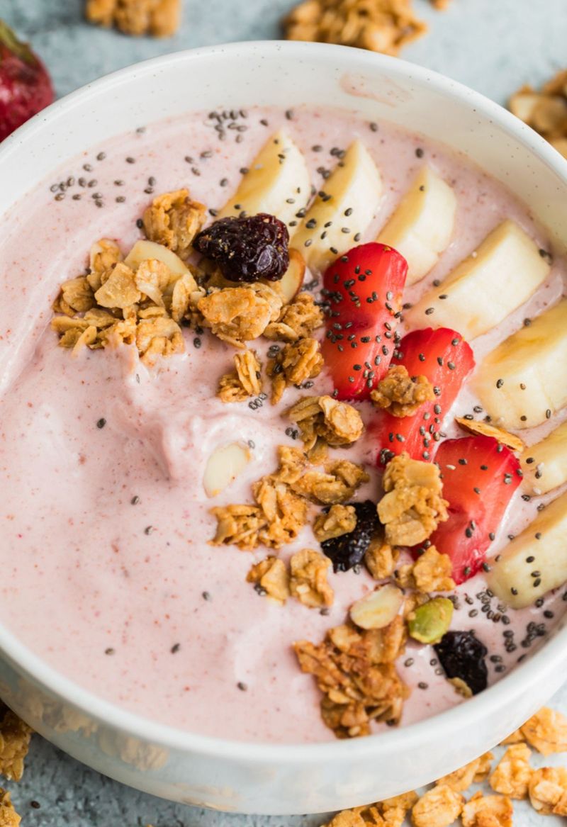 Strawberry Banana Smoothie Bowl Salad