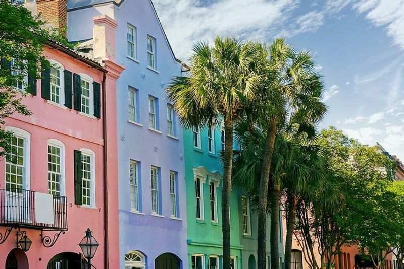 Charleston, South Carolina: Beautiful Streets, Complex Stories