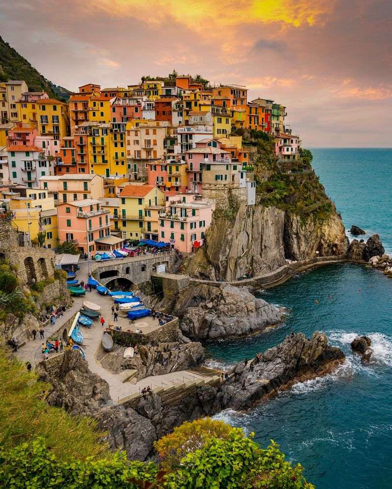 Manarola: Tiny Lanes, Big Views