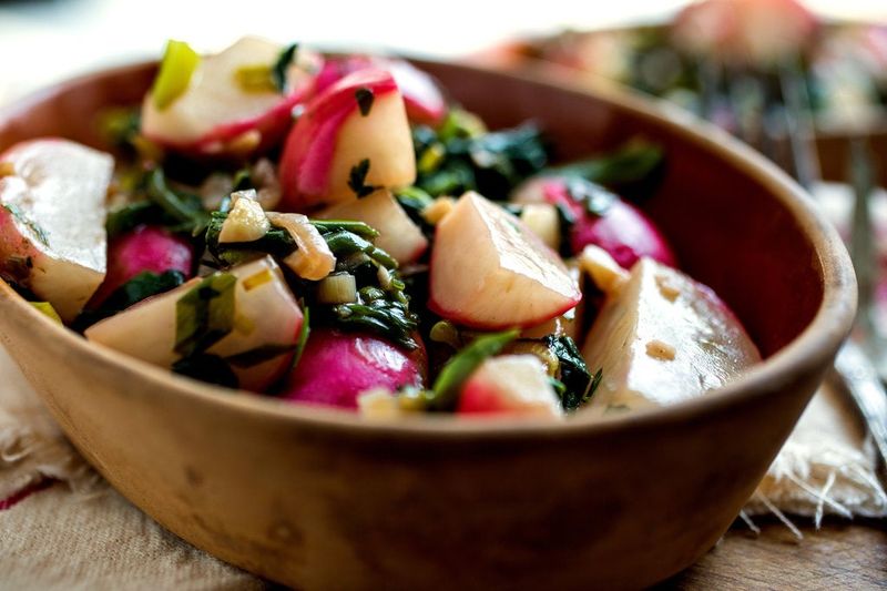 Stir-Fried Radishes with Garlic