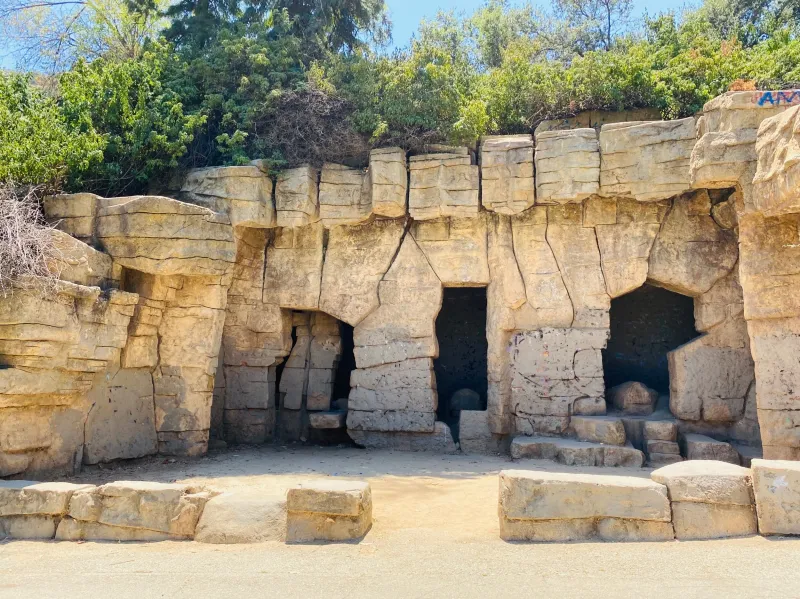 Griffith Park Old Zoo: Empty Cages and Screen Scenery