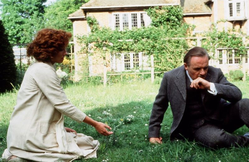 Howards End (1992): Love Across Class Lines