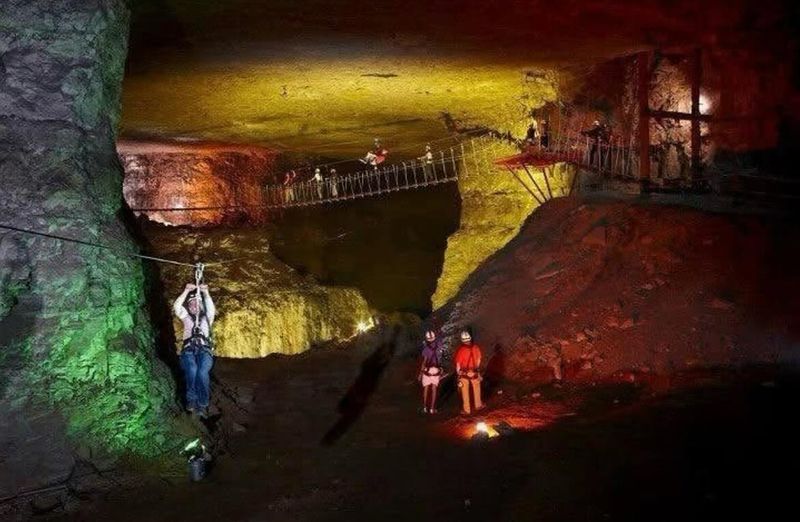 Louisville Mega Cavern, Kentucky